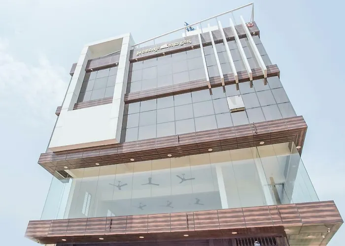 Oyo 13745 Cmn Hoskote