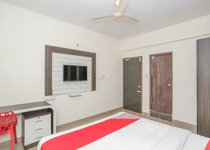 Oyo 13745 Cmn Lodge *